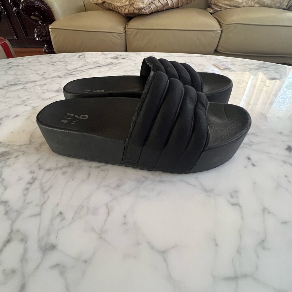 Platform sandals